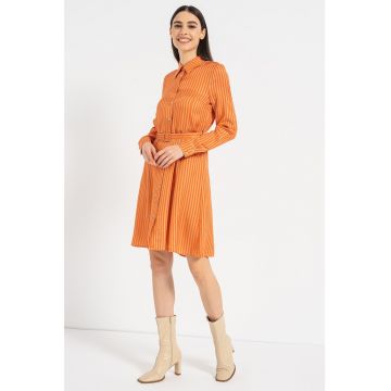 Rochie-camasa in dungi cu un cordon in talie