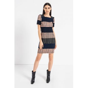 Rochie mini cu decolteu patrat si model