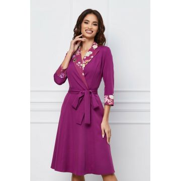 Rochie Dy Fashion magenta cu imprimeu floral pe rever si cordon in talie