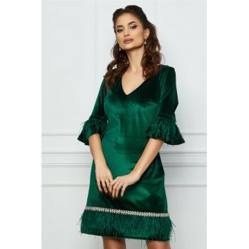 Rochie MBG verde din catifea cu strasuri si pene