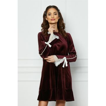 Rochie LaDonna bordo cu perle si dantela pe maneci