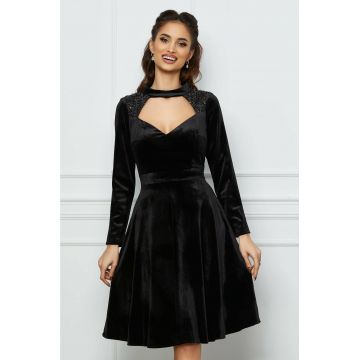 Rochie Moze neagra din catifea cu decupaj la decolteu si paiete