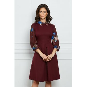 Rochie Dy Fashion bordo cu imprimeu pe maneci si guler