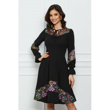 Rochie Moze neagra cu broderie multicolora