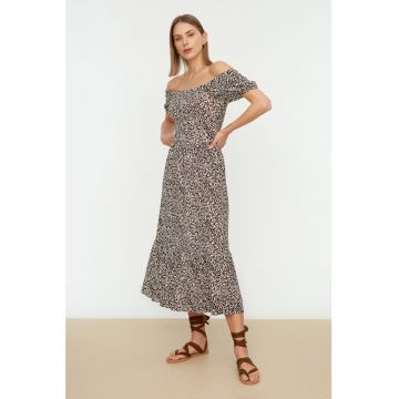 Rochie midi cu decolteu pe umeri si model floral