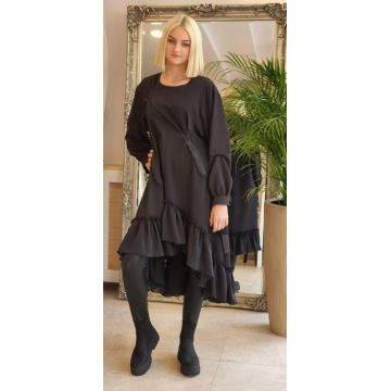 Rochie midi neagra oversize, cu volan si fermoare, extravaganta