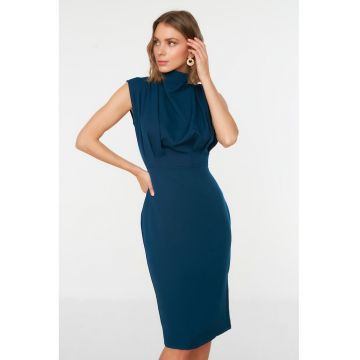 Rochie slim fit cu croiala bodycon