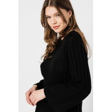 Rochie-pulover striata cu decolteu la baza gatului