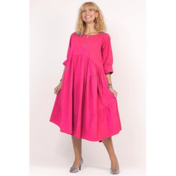 Rochie fucsia oversize, cu trei volane asimetrice, din poplin satinat