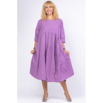 Rochie mov oversize, cu trei volane asimetrice, din poplin satinat