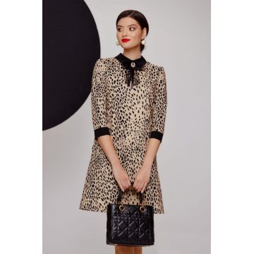 Rochie office Fofy croi in A cu imprimeu leopard si guler negru