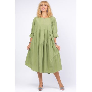 Rochie verde oversize, cu trei volane asimetrice, din poplin satinat