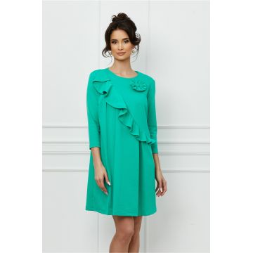 Rochie Dy Fashion verde cu volan si floare 3D Rochie Dy Fashion verde cu volan si floare 3D