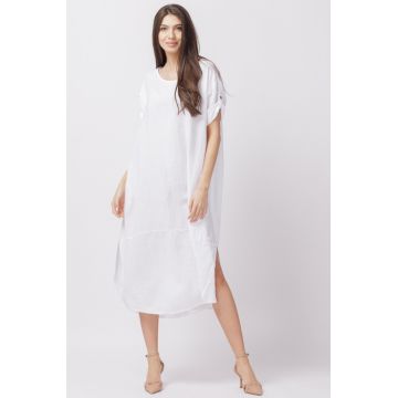 Rochie lalea oversize din in cu buzunare si crapaturi laterale rotunjite, alb