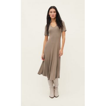 Stradivarius Rochie Midi Reiată Maro S