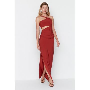 Rochie cambrata cu slit lateral