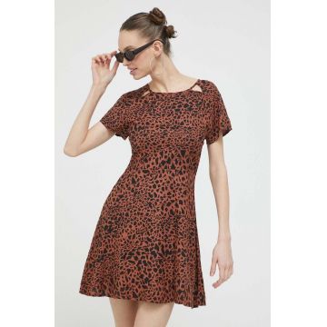 Volcom rochie culoarea maro, mini, evazati