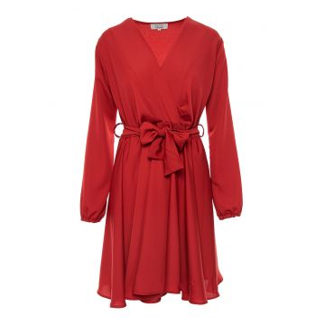 Rochie cu croiala petrecuta si decolteu cache-coeur