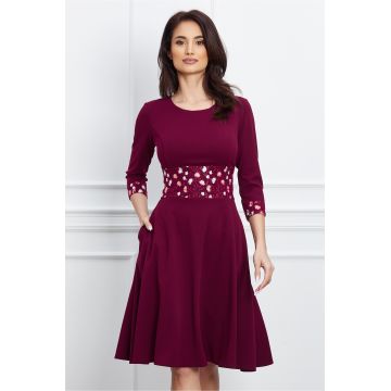 Rochie Ella Collection Aniela bordo cu broderie in talie