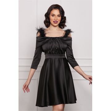 Rochie Dy Fashion neagra cu pene la umeri si pliuri pe bust