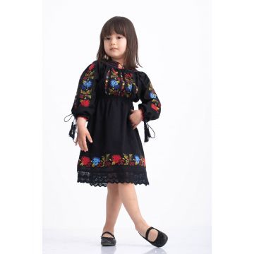 Rochie fetite tip ie traditionala din bumbac negru cu broderie florala multicolora 5-6 Ani (105-110cm)