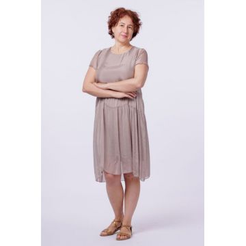 Rochie midi cu volan, din matase si vascoza bej