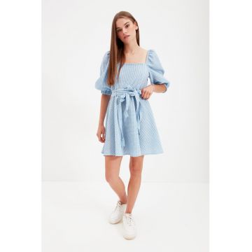 Rochie evazata cu model in carouri