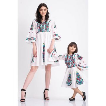Set rochii mama fiica cu model broderie-multicolora florala