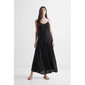 Rochie cu detalii brodate si decolteu in V Angelina