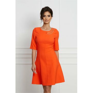 Rochie Izabela orange cu accesoriu metalic tip lant