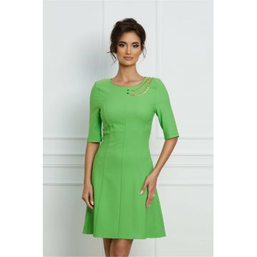 Rochie Izabela verde cu accesoriu metalic tip lant