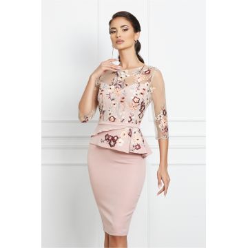 Rochie MBG roz cu peplum si dantela brodata floral la bust