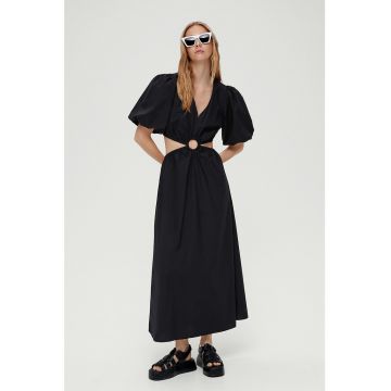 Rochie cu maneci bufante si decupaje