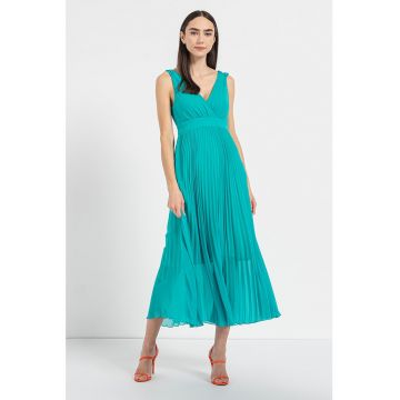 Rochie cu pliuri si decolteu cache-coeur