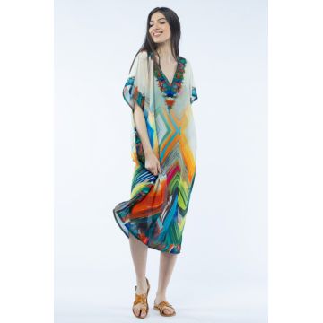 Rochie lunga de plaja tip poncho cu imprimeu geometric multicolor pe fond alb