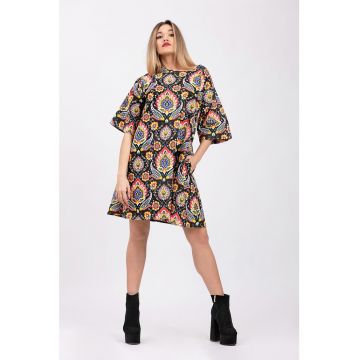 Rochie cu maneci medii