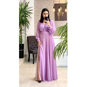 Rochie lunga de ocazie confectionata din material fluid cu partea superioara petrecuta si slit pe picior