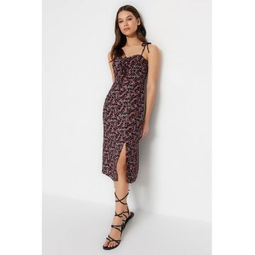 Rochie cu imprimeu floral si slit lateral