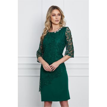 Rochie Malvina verde cu dantela si accesoriu la decolteu