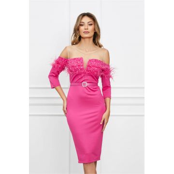 Rochie Amalia fucsia cu pene si perle la bust