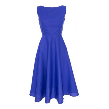 Rochie evazata cu decolteu barcuta