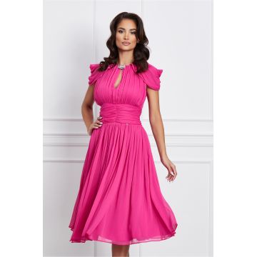 Rochie Dy Fashion fucsia din voal cu accesoriu la decolteu